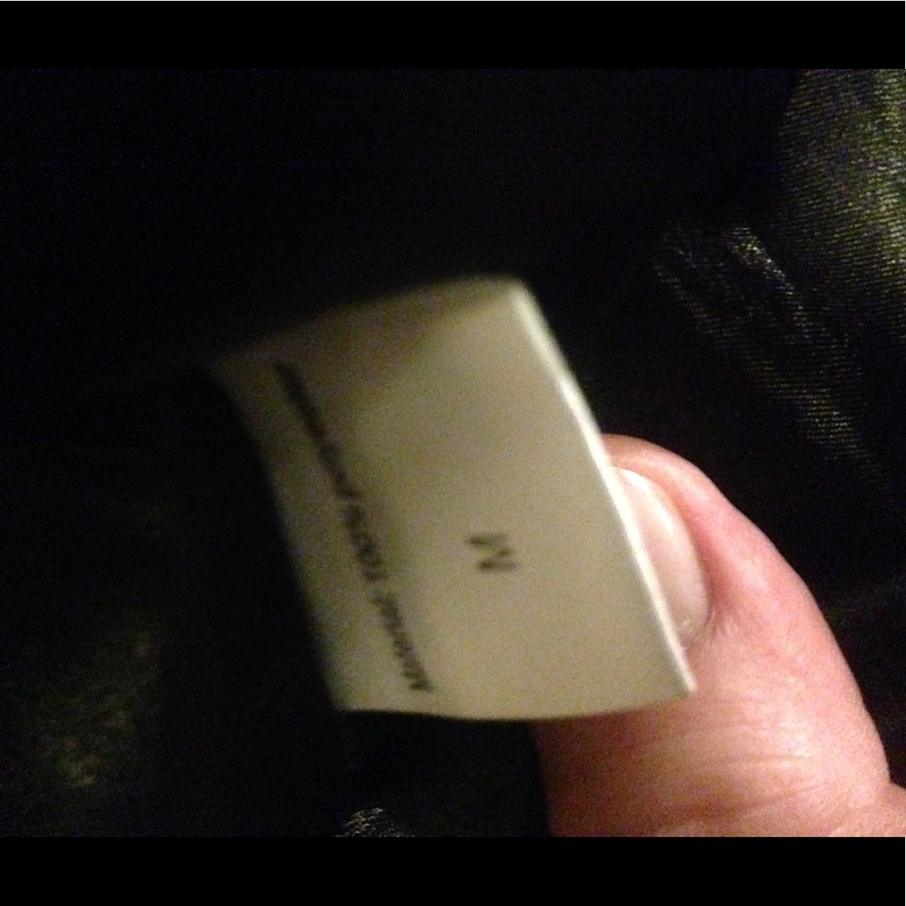 NWOT 🥳HP🥳 11/31 Elegant Black Faux Fur Jacket!!! - Picture 5 of 5